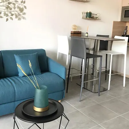 Beautiful In Luxury With Swimming Pool Apartment *