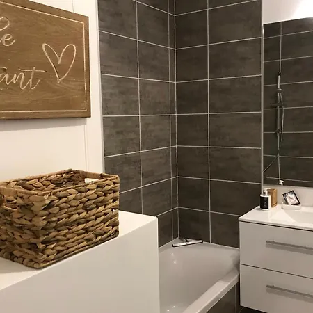Beautiful In Luxury With Swimming Pool Apartment