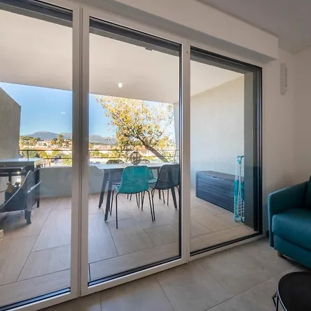 Beautiful In Luxury With Swimming Pool Apartment Villeneuve-Loubet